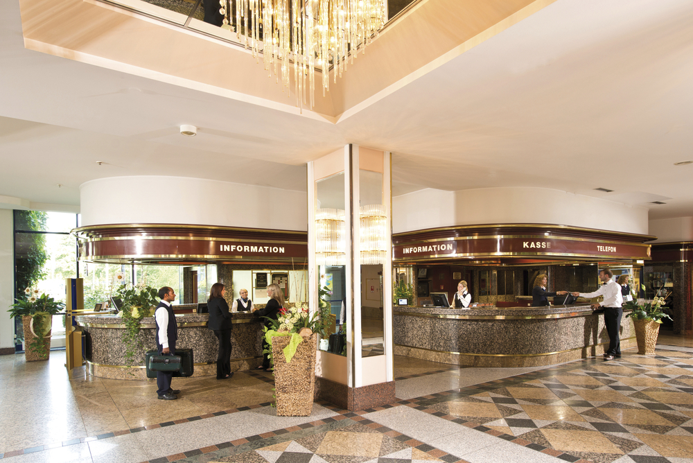 Rezeption des Maritim Hotel Bonn