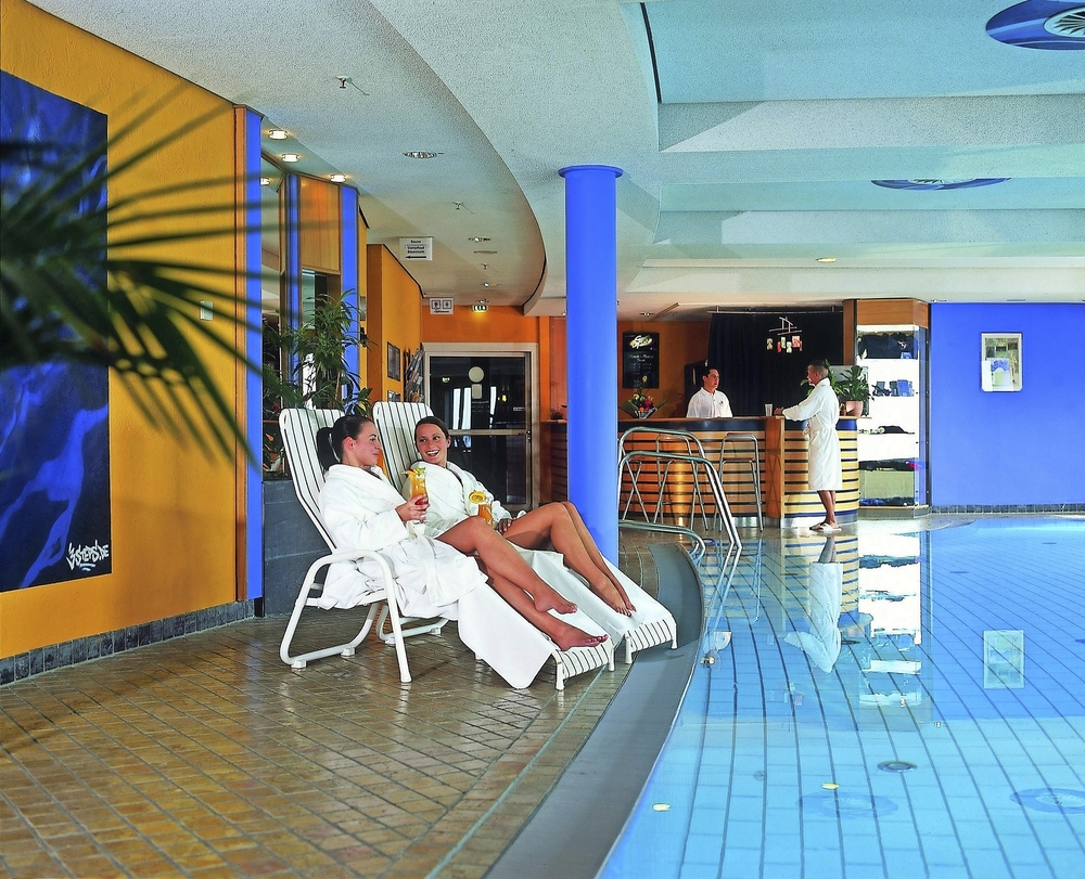 Schwimmbad im Maritim Hotel Frankfurt