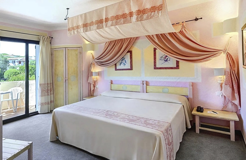 Doppelzimmer in Grand Hotel Smeraldo Beach auf Sardinien