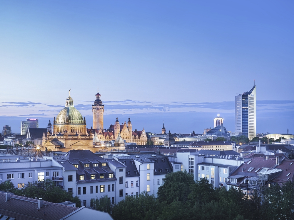 Luftansicht von Leipzig bei Dämmerung