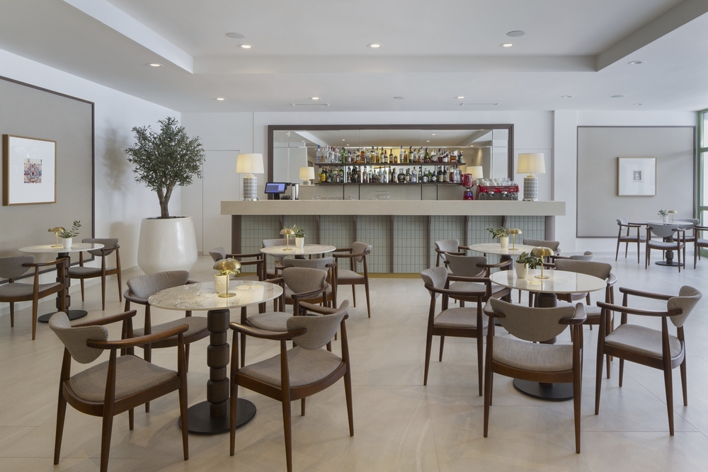 Bar und Lobby des Bluesun Hotel Marina in Brela, Kroatien