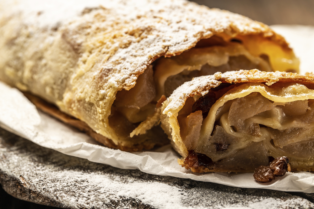 Klassischer Wiener Apfelstrudel