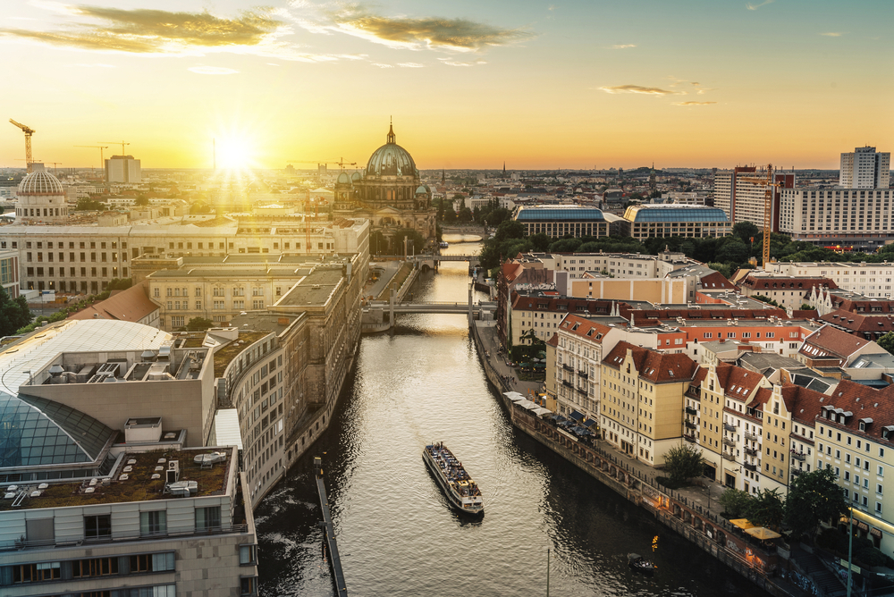 Luftansicht von Berlin mit Spree