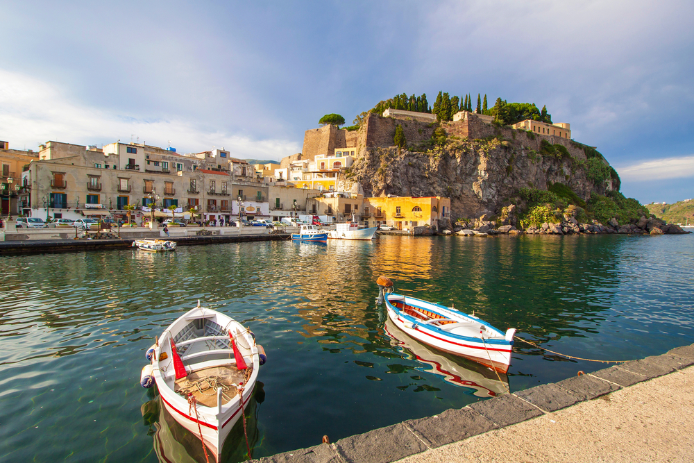Hafen von Lipari