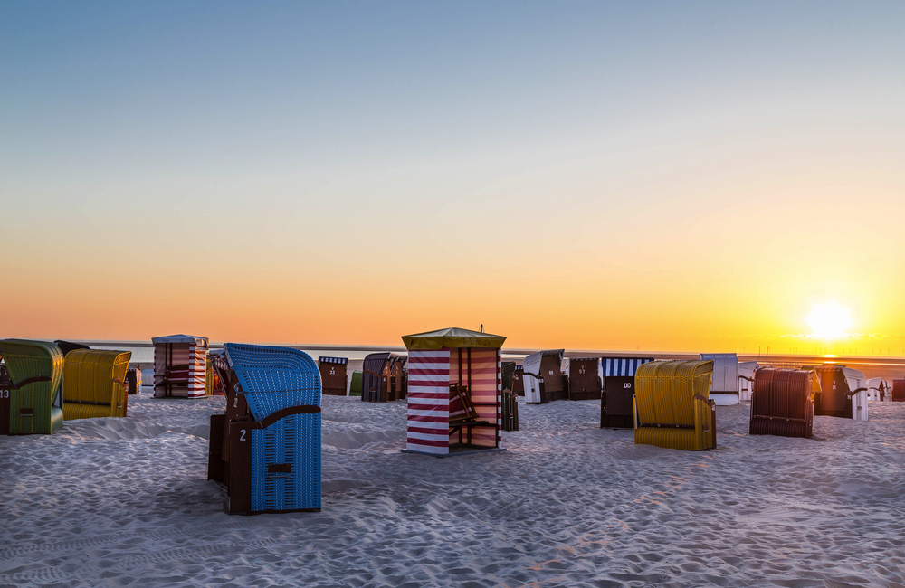 Sonnenuntergang am Strand der Insel Borkum