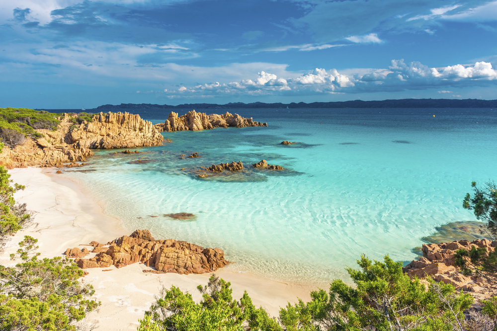 Strand Cala Coticcio auf der Insel Caprera in der Nähe von La Maddalena
