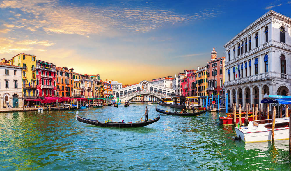 Rialto Brücke in Venedig