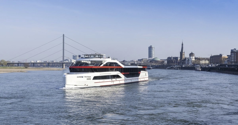 Silvester Schifffahrt auf dem Rhein, Düsseldorf lädt ein!