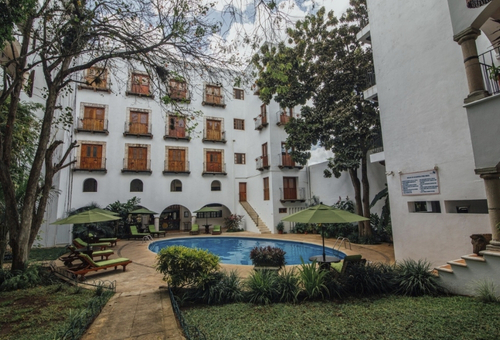 Pool und Außenbereich des Hotel Mesón del Marqués